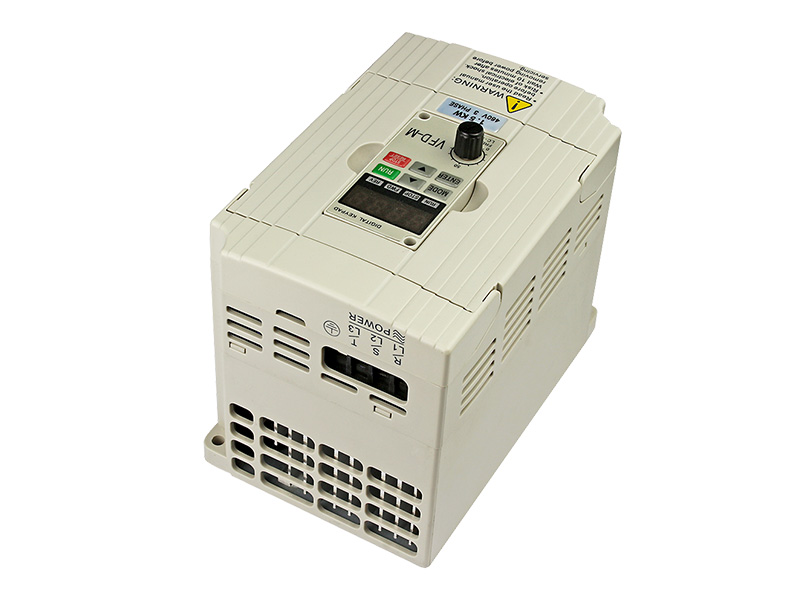 8000S通用變頻器，變頻調(diào)速器，變頻器廠家，電機(jī)變頻器，三相變頻器