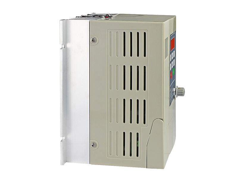 4000H通用變頻器，變頻器三相380V，變頻器廠家，電機(jī)變頻器
